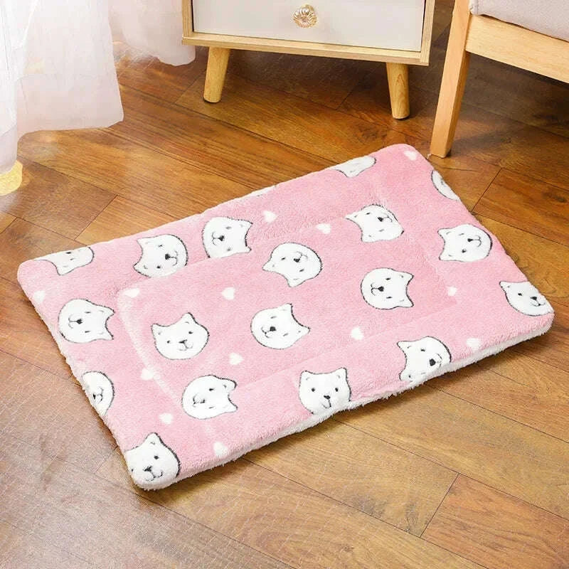 Coussin douillet pour chat en forme d'ours rose