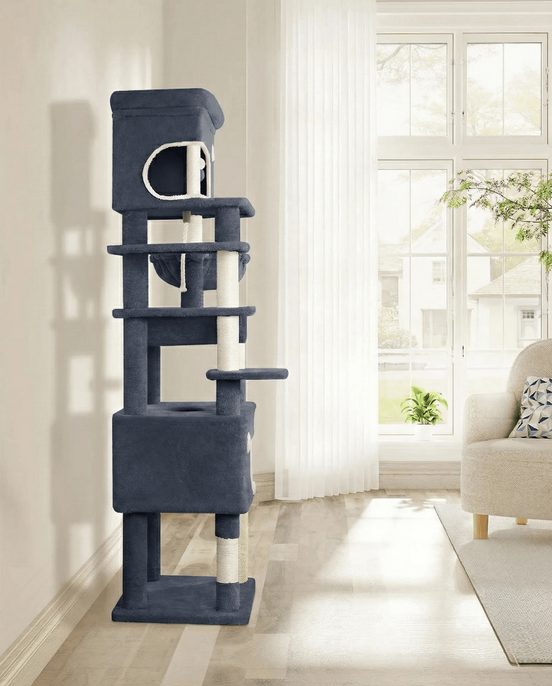Grand arbre à chat, en situation salon