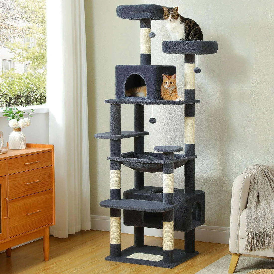 Arbre à chat pas cher avec griffoirs et plateformes