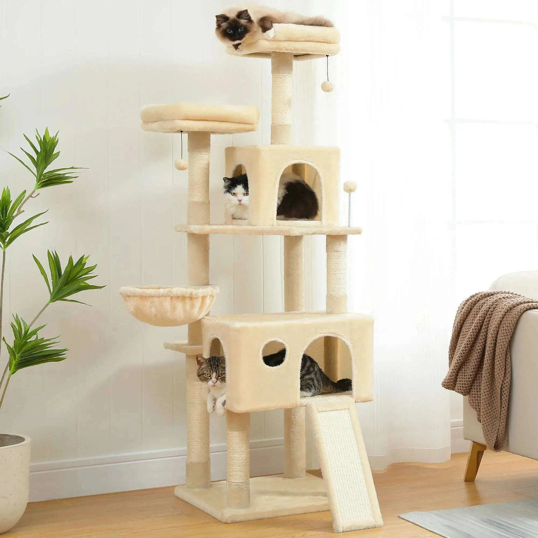 Arbre à chat design luxe aux finitions raffinées
