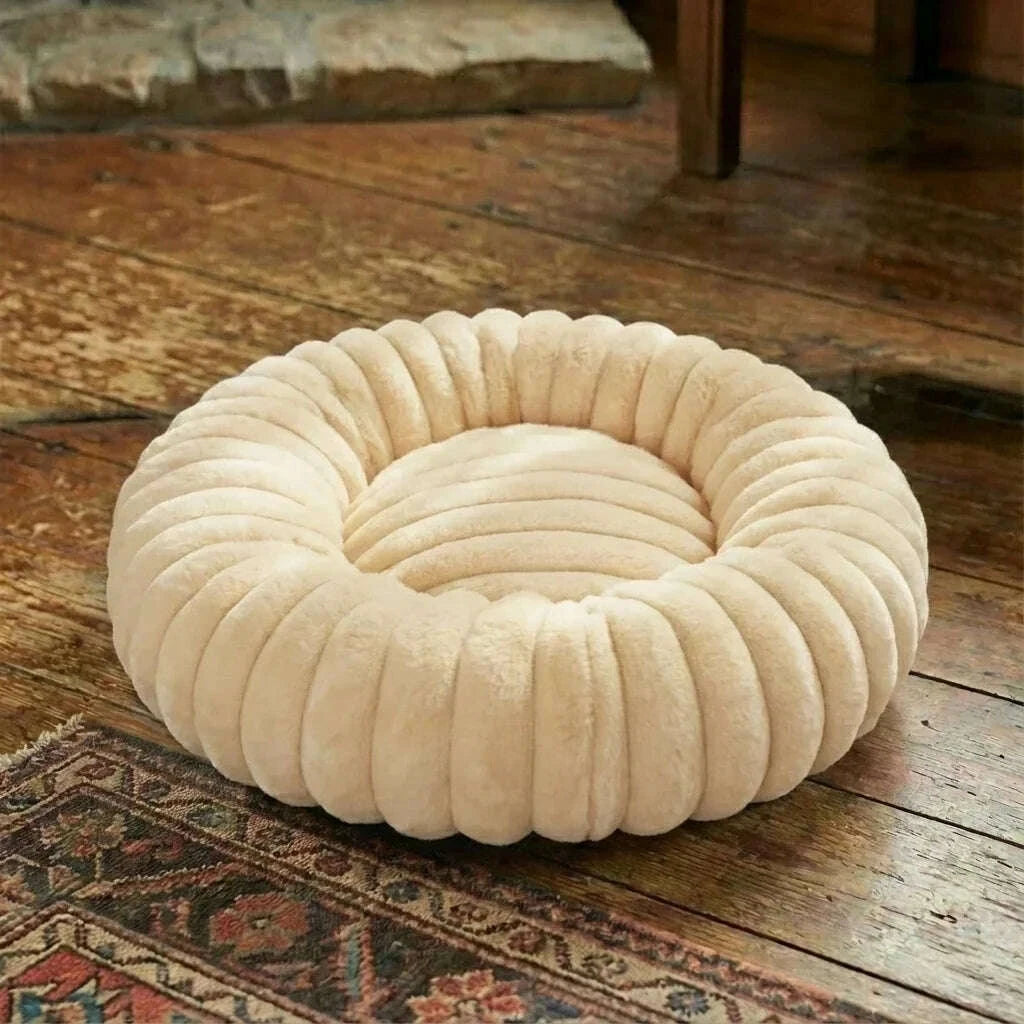 Panier pour chat beige, rond et moelleux