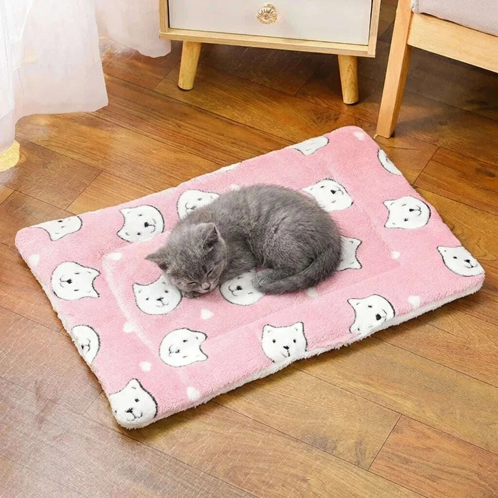 Coussin douillet pour chat en forme d'ours rose