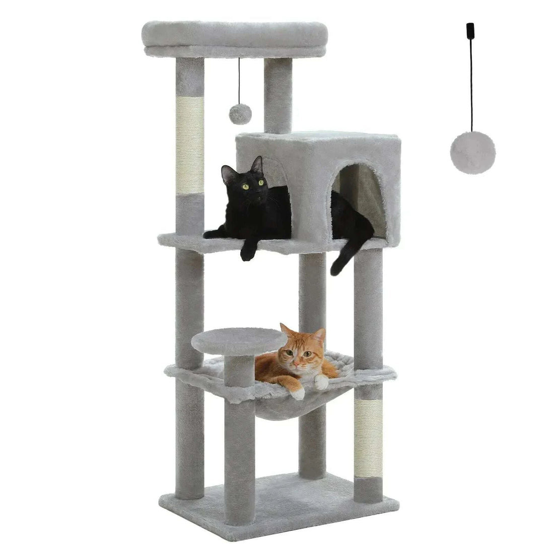 Arbre à chat en bois design, en situation salon
