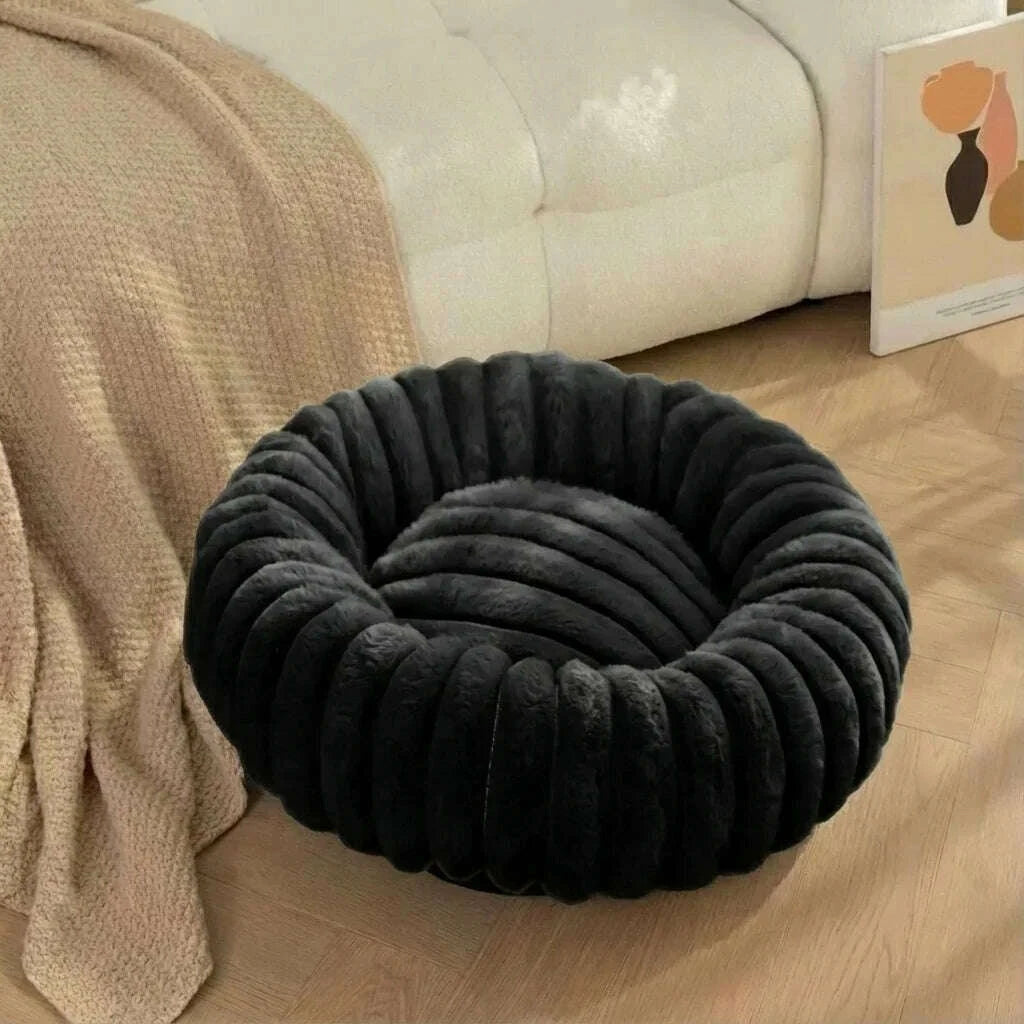 Panier à chat rond noir — en situation