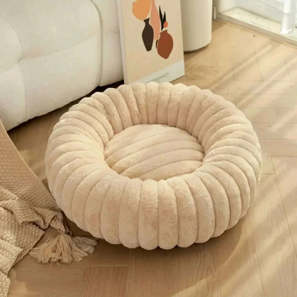 Panier pour chat beige, rond et moelleux